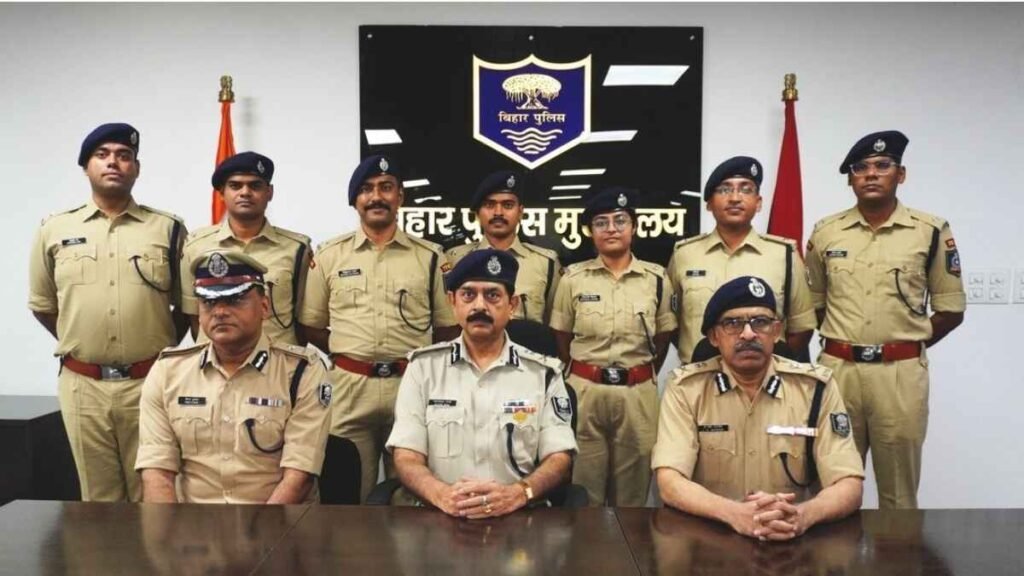 लिखित परीक्षा के दौरान कक्ष में बैठे छात्र – बिहार पुलिस कांस्टेबल परीक्षा 2025