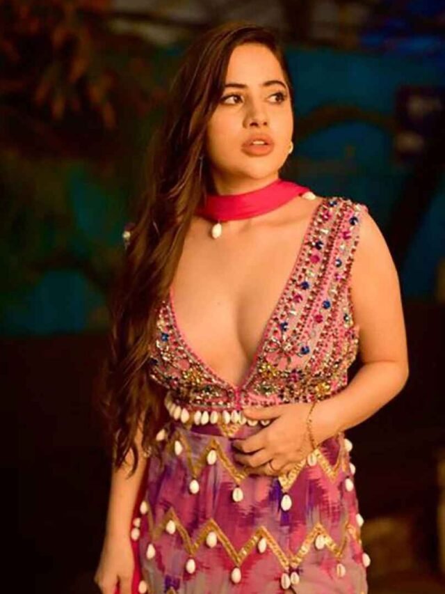 Urfi Javed Ka Bold Swag